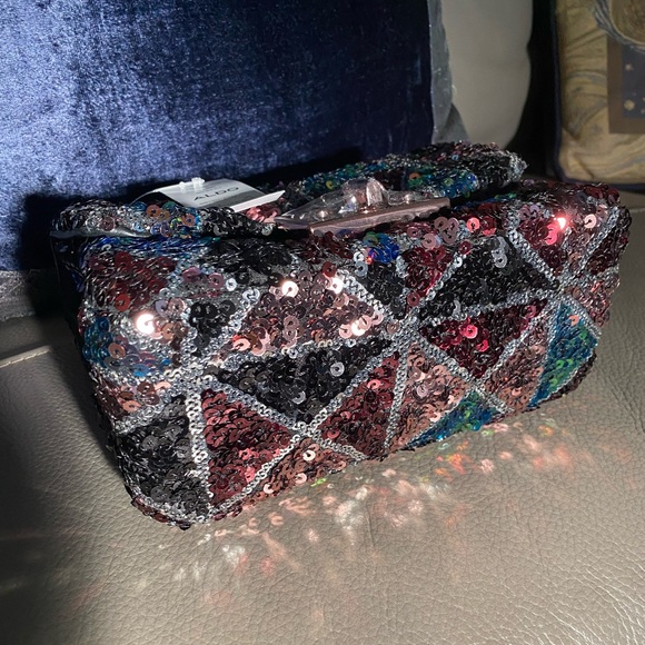 Aldo(small hand clutch)Strap Drop Length:23''Height:5.5'' Width: 8'' Depth: 3.5' - Picture 4 of 6